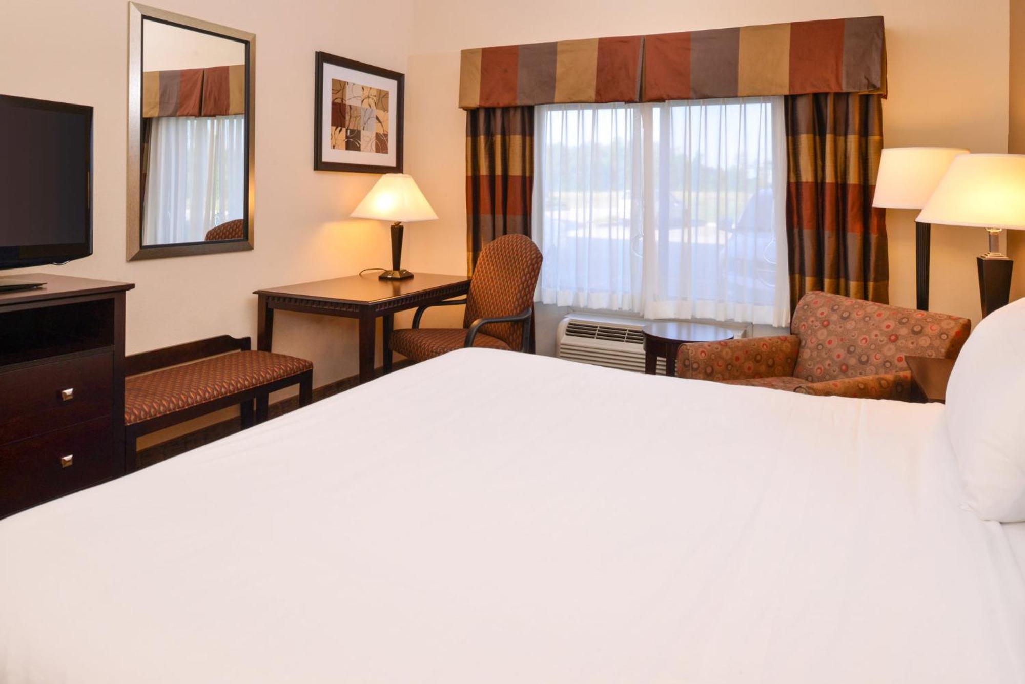 Holiday Inn Express And Suites Wheeling By Ihg Triadelphia Exterior foto