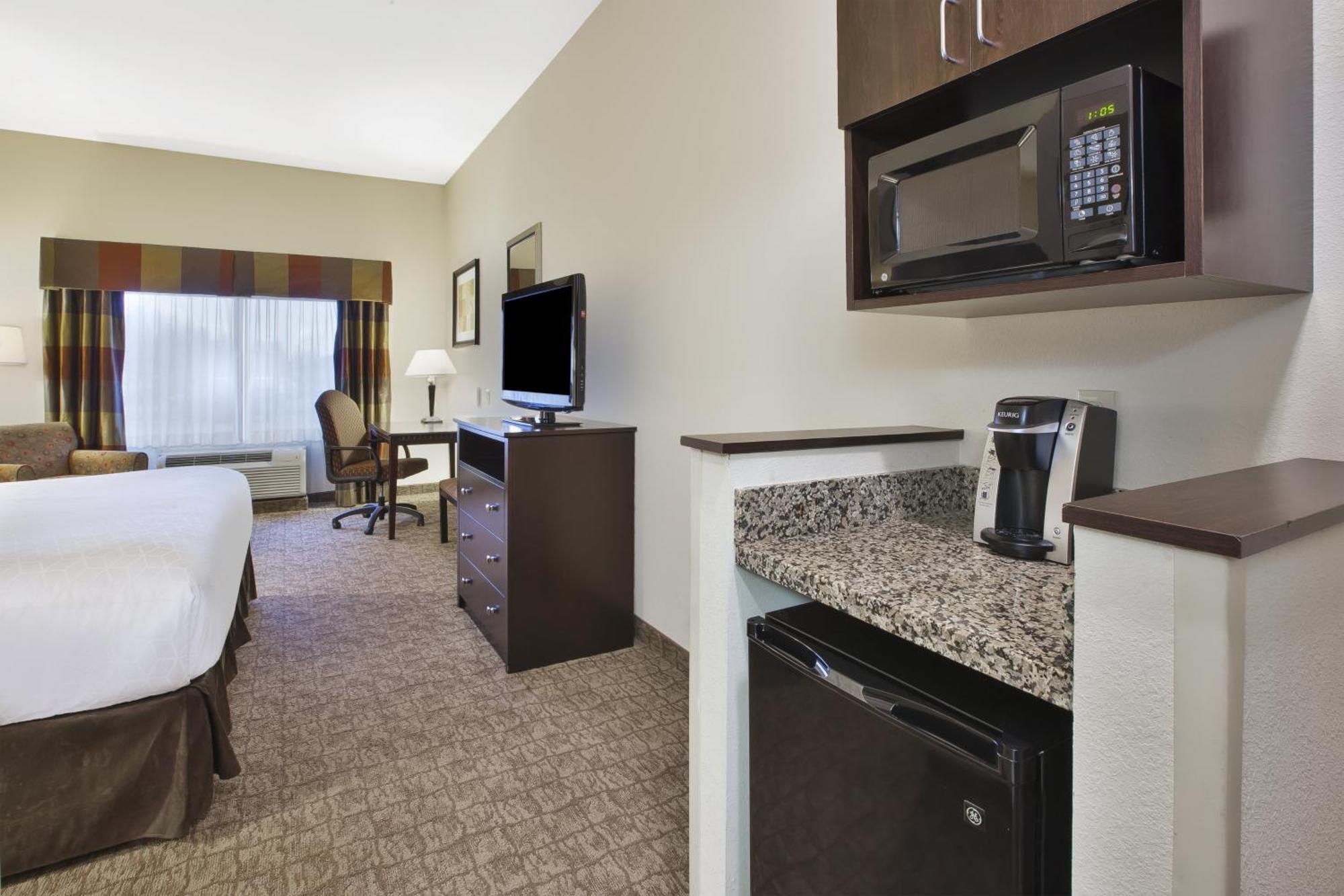 Holiday Inn Express And Suites Wheeling By Ihg Triadelphia Exterior foto