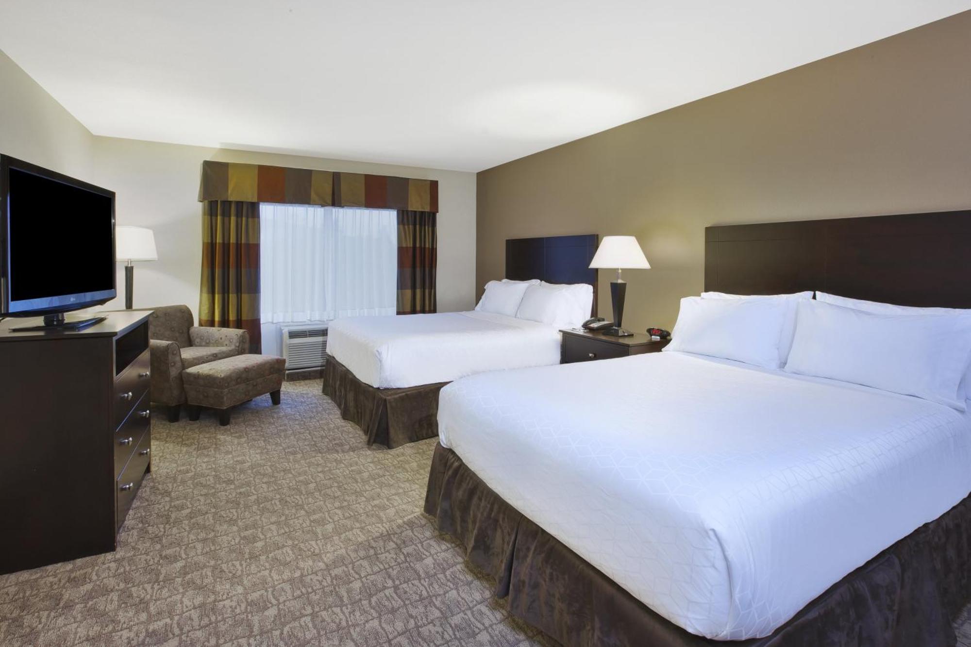 Holiday Inn Express And Suites Wheeling By Ihg Triadelphia Exterior foto