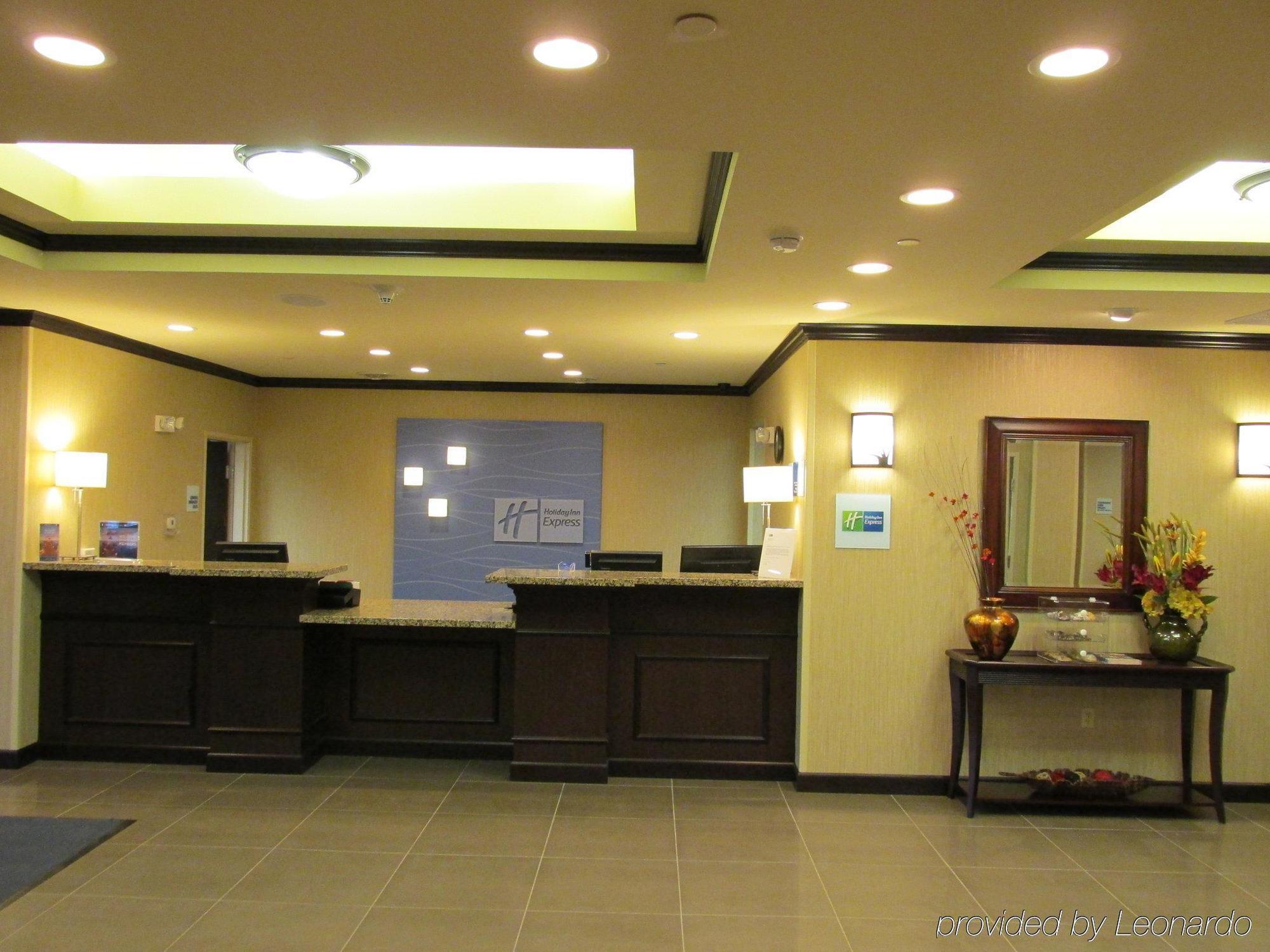 Holiday Inn Express And Suites Wheeling By Ihg Triadelphia Exterior foto